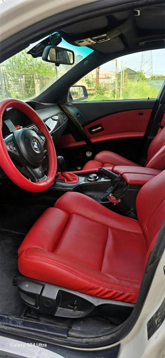 الحلال للبيع BMW E60 بيع فقط
***********
***********

حجم 530 موديل 2006

محرك N52 نوزل قصير ارغب محرك بل ميماتي

سقف فتحه 

كير محرك كهربائيات شرط 

السيارة كلها محدثه M 

داخل خارج السيارة M

طخم امامي خلفي جديد 

طخم ويل 18 تو سايز 

مع طخم تاير جديد

تبريد تدفئه شرط 

غرفه M جلد لون احمر 

صالنصات M دبات ريمونت 

السيارة ما بيها مصرف دينار واحد 

ملاحظات السيارة ...
بيها 4 قطع بخ جماليه فقط بدون دواخل وبدون ايربك شرط 
وكاله تحويل شرط  رقم اربيل 
عليها 25 ورقة غرامات ينزل من سعرها بعد المعامله
السعر 130$ وبيها مجال بسيط 
كل شي اكو بل سوك سيارة مال جنايه 
والسيارة احلى من الصور
مكان السيارة دهوك

كوردى 
BMW E60 
قرش 2006
530 
نوزل كورت 
كير مكينه شرتن 
4 قطعه بخن بى داخلى شرت 
سلايته فول فوله 
25 ورقه غرامه يل سر 
سيارة كامل M داخل وهيكل همي M
سيارة همي شرته 
تحويل وكاله شرت 
سعر 130 ومجالكى كيم
جهه سيارة يل دهوكى
***********
***********
