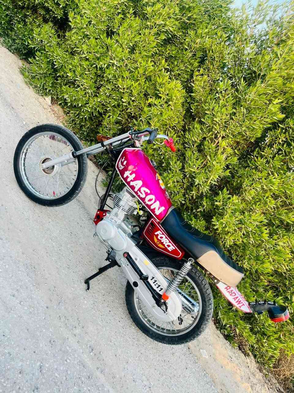 السلام عليكم دراجه للبيع جاهزه اصعد وتوكل (كلك كلك كلك) مكان الناصريه قضاء البطحاء (***********اتصل ع رقم🌹
