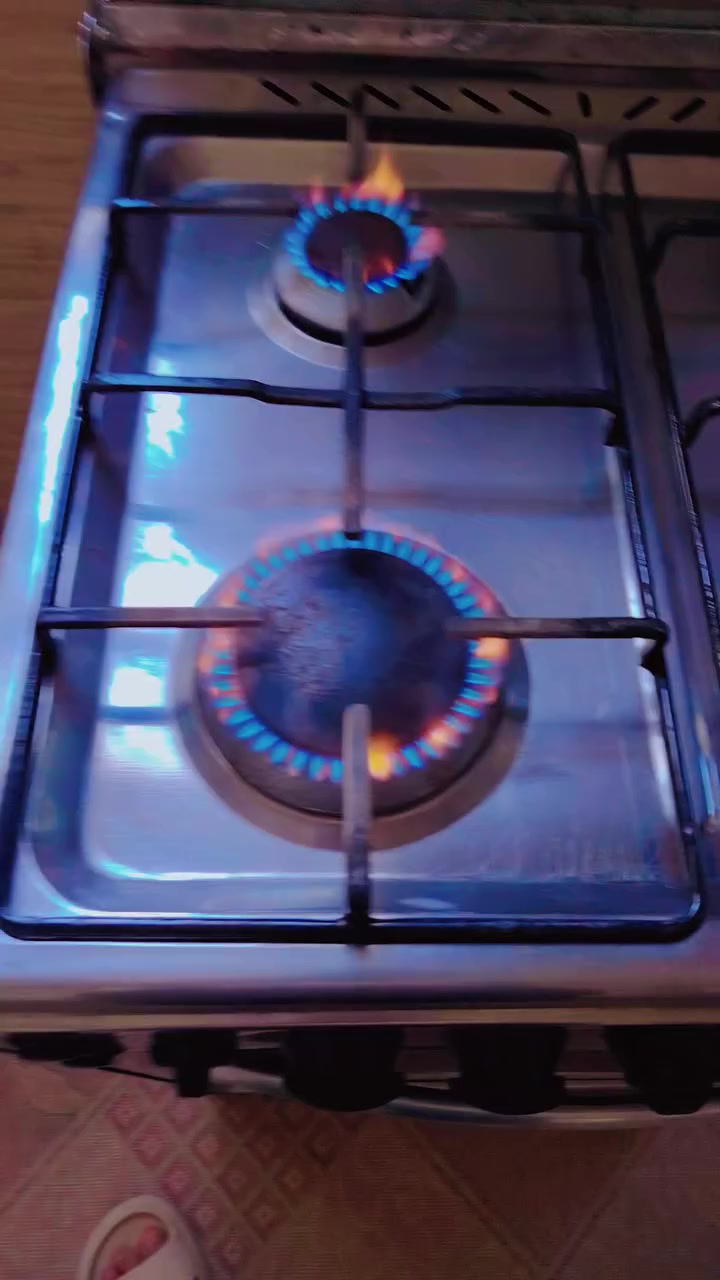 طباخ مصري شرط الشغل علفحص.سعر125الف اوبي مجال للشراي ***********
