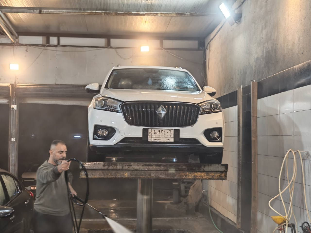 السلام عليكم Borgward Bx7 2017 ألمانية انتاج الصين سيارةSUV فورويل فول مواصفات رادارات خمسة كاميرات حساسات امامي خلفي السيارة على وضع الشركة مجرد حالوب 140 ورقة بيها مجال بسيط السيارة بغداد ***********

