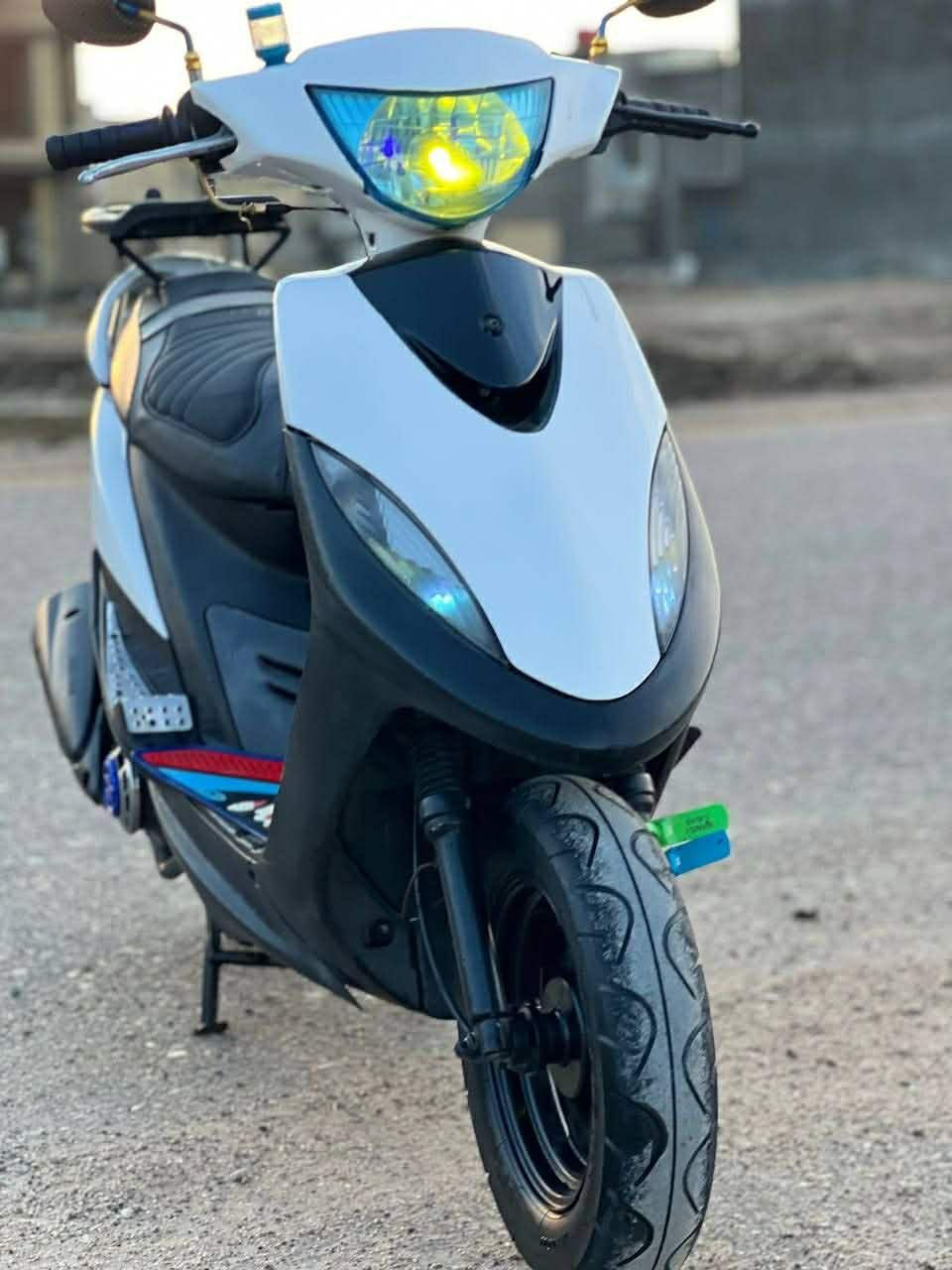 السلام عليكم البيع ماكس عدله دراجه بلاديه برغي مامفتوح بيها كلها ختم واحد ويه السوادات بدون اييي نقص شلعه معدل شك الكاع 600
مكانها بغداد الكرخ 
***********
