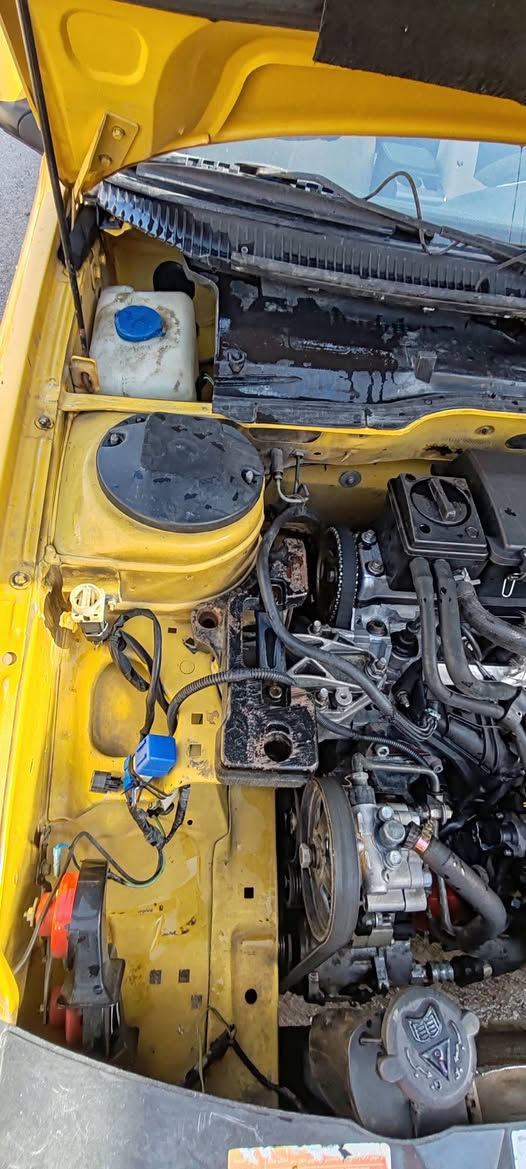 سلام عليكم ورحمة الله وبركاته مساء الخير اخواني بيجو بارس موديل 2015للبيع
لايوجد ضربه فقط بنيد مبدل مكينه 1800جديده كير جديد
***********
