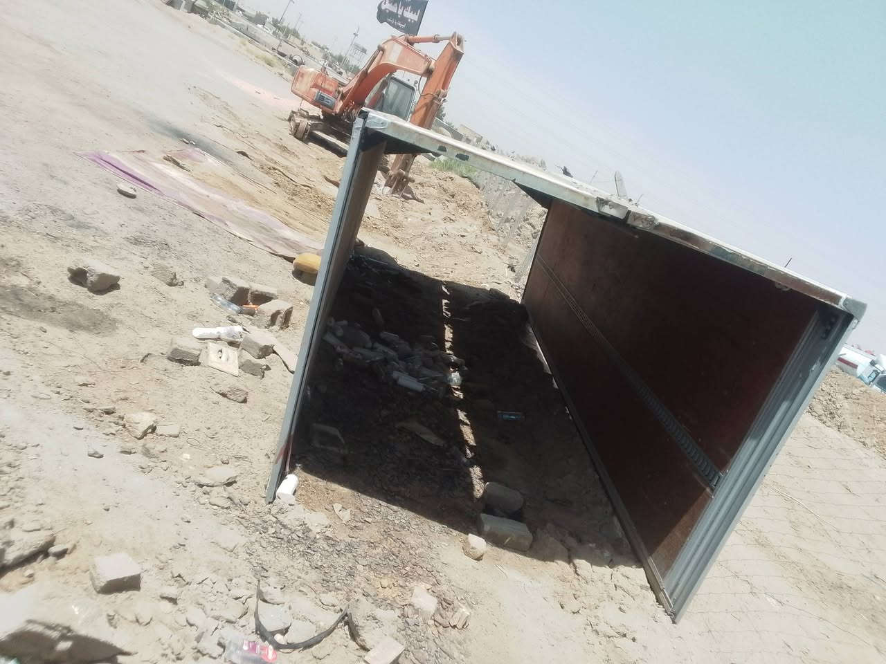السلام عليكم حافظه مال سياره هينو شيطان طول سته وربع بيبان كامله السعر مليون وربع بيها مجال العنوان الشطره الدلال علي العكيلي 
الرقم الهاتف ***********
الرقم الهاتف ***********
