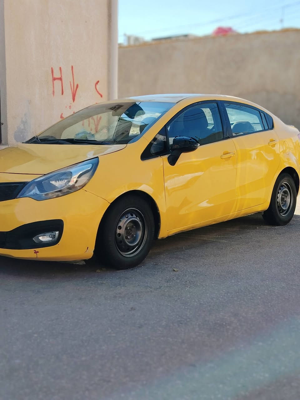 اسلام عليكم كيه ريو مديل 13 خليجي رقمها بابل نگليزي مكفوله ماعده چاملغ جهت الصايق بي ضربه خفيفه والباقي مكفول اول صبغه الها محرك +گير +تبريد +حداديه تخم تاير كله مكفول سياره تحكمات هواي بيها شاير بالمري سياره بكربلاء وراعيها يريد مداور ***********ابو حيدر
