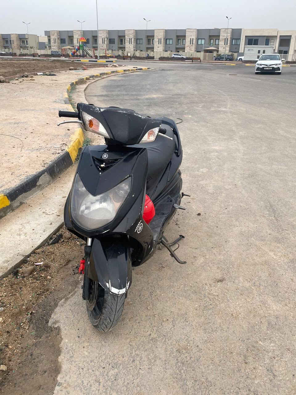 السلام عليكم دراجه سكنس فحل للبيع نوزل دراجه كامله كهربائيات سلف لايتات بس نقصهة اشاير السعر ب٩٠٠ وبيهة مجال ‏‪***********‬‏
