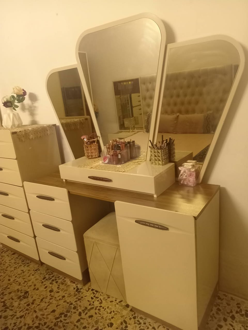 سلام عليكم  غرفه تركيه نظيفه تسع قطع مكان كربلاء اتصال الرقم ***********‬‏
