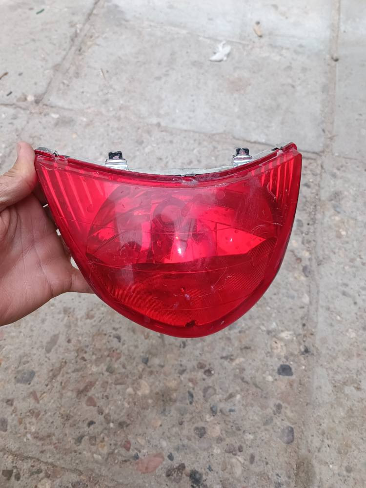 السلام عليكم سوادات ماكس عدلة 
للبيع 9 قطع نظاف مبينات بالصور 
مختم ياماها 
سعرهن 30 كلهن وياهن قطعتين هديه لحية ودوسه اليصير بيه الباتري بس بيهن كسر فما ينحسبن وي الحساب انطيهن مجانا والشراي يدلل 
مكاني بصرة بالجنينة 
رقم التواصل ***********-
0️⃣7️⃣7️⃣1️⃣5️⃣5️⃣6️⃣9️⃣0️⃣3️⃣9️⃣ البصرة, العراق
