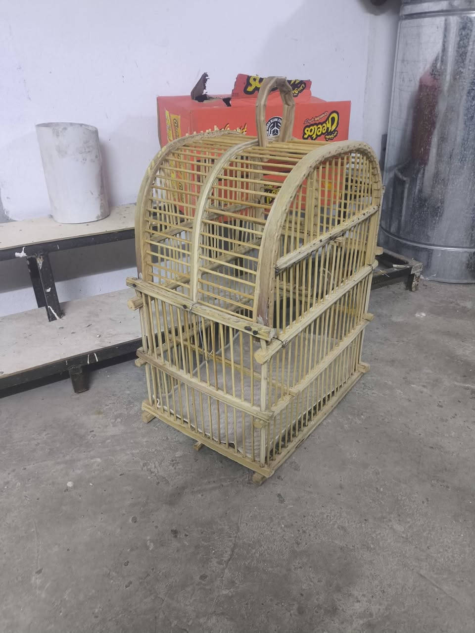 ئەم دوو قەفەسە بۆ فرۆشتن زۆر تازەو جوانن ولۆکن***********
