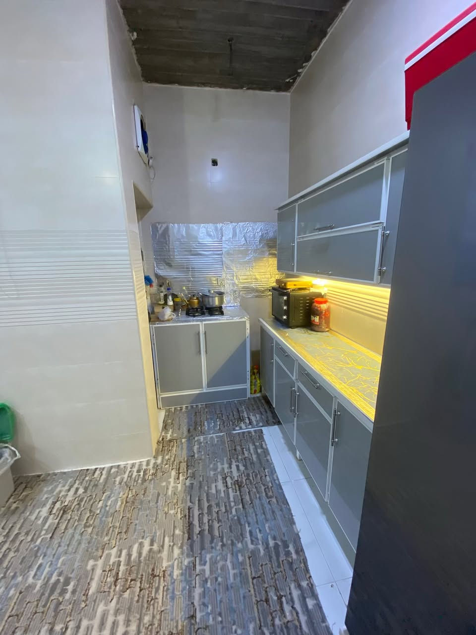 بيت للبيع🔴زراعي اقرار محكمة مداور اسهم سند (٢٥)

📍الصياغ نزلت حسينية  الباقيات الصالحات 

المساحة 📐(١٠٠)m مربع 
البناء 👷كونكريت مسلح 

البيت يتكون من :

غرفة (١)
صالة
مطبخ 
استقبال 

صحيات داخلية 
صحيات خارجية 

السعر💰80 مليون قفل 

📞 للاستفسار والتواصل: يمكنكم المراسلة عبر الخاص، أو الاتصال/واتساب على الأرقام التالية: 👤 أستاذ حسين: *********** 👤 أستاذ مثنى: ***********

📍 عنوان المكتب: نزلة الجسر - من جهة الجربوعية - مقابل مجمع صادق آل مطشر. ✨ مستعدون لعرض كافة عقاراتكم وتسويقها بأفضل صورة.
