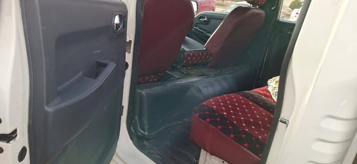 مه كينه 3000 كه وره 
هه مو شتيكى به شه رته 
يه ك براوه كه راباتى مه زبوته 
٦ تايه ى نوى له سه ره 
كامل جوان كارى بو كرا وه 
*********** رانية, السليمانية
