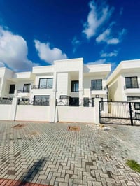 زيتون ستي • فيلا ٣٥٠م • ٦ غرف