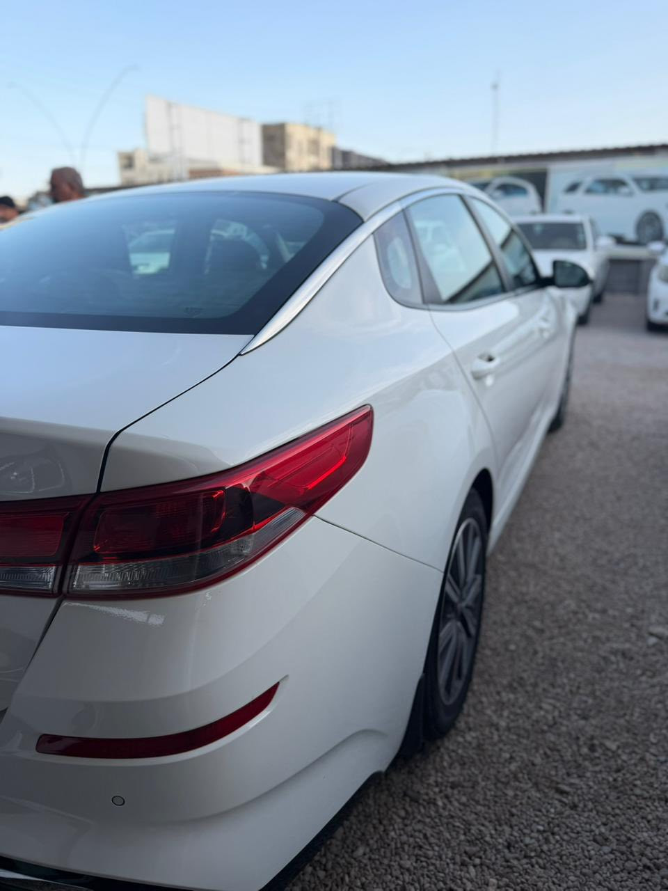 كيا اوبتما 2020
خليجي الدولية
سويج مري اوتو 
محرك 2400 حساس امامي
 خلفي لايت زنون 
تبريد قطعتين تخم تاير جديد
كير محرك صدر على 
وضع الوكالة ممبدل
ماشية61 كيلو حقيقي بيها تكحيل  بلباب والجاملغ الخلفي بسيط ميبين   
تفاصيل الكشر كاملة   
السعر 195   
مكانها الرمادي التواصل ***********
