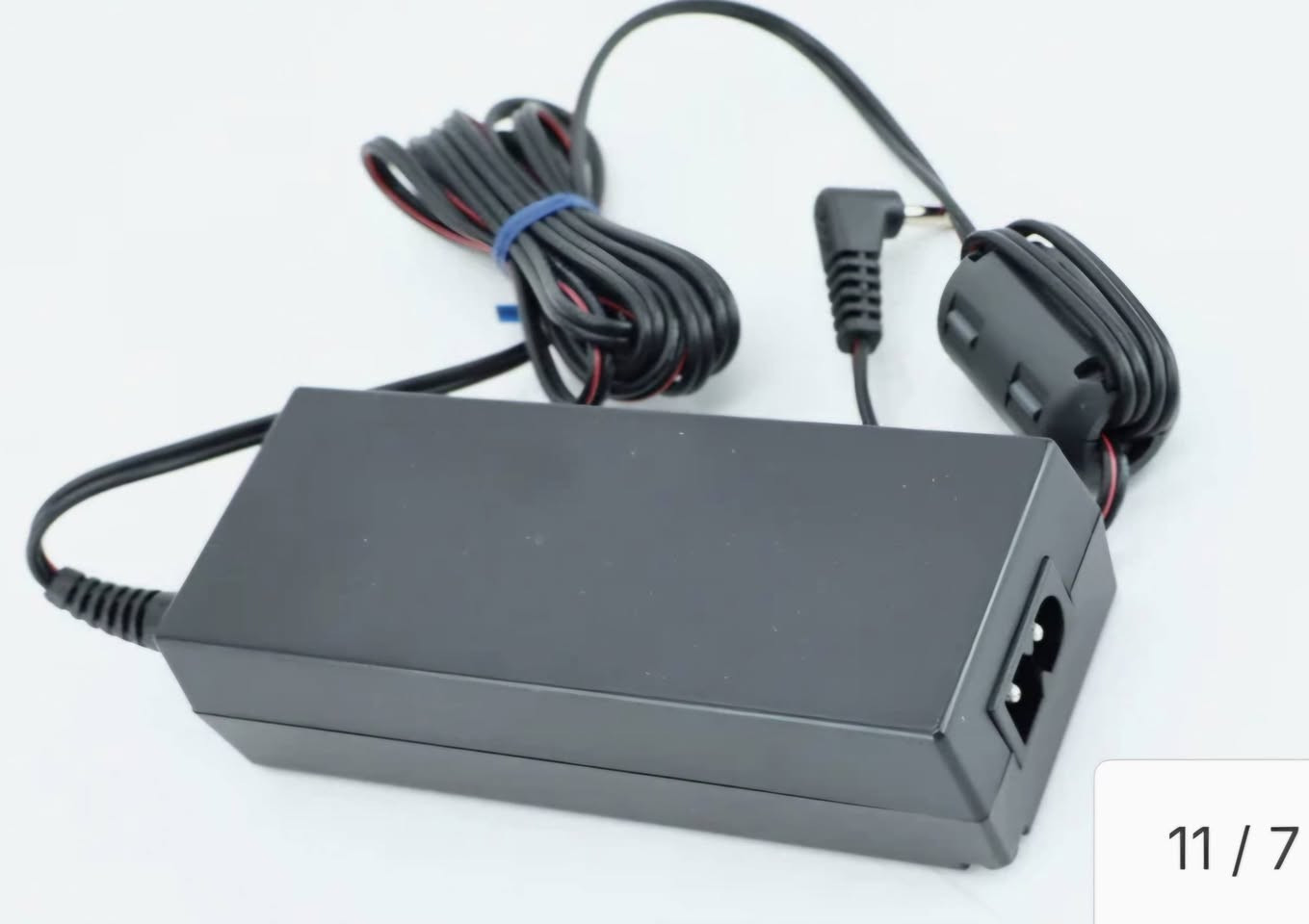 الى اصحاب الخبرة الاختصاص
للبيع بعده لك ممستخدم 
هذا الجهاز هو Canon Connect Station CS100، وهو مركز تخزين ومشاركة للصور والفيديو.

يحتوي على قرص صلب بسعة 1 تيرابايت لتخزين الملفات بشكل آمن.

يدعم التوصيل اللاسلكي عبر Wi-Fi و NFC لنقل الصور بسهولة من الكاميرات المتوافقة.

يمكن توصيله بالتلفزيون عبر HDMI لعرض الصور ومقاطع الفيديو بدقة عالية
السعر 75,000 ألف
الشراي يتواصل واتساب
***********
