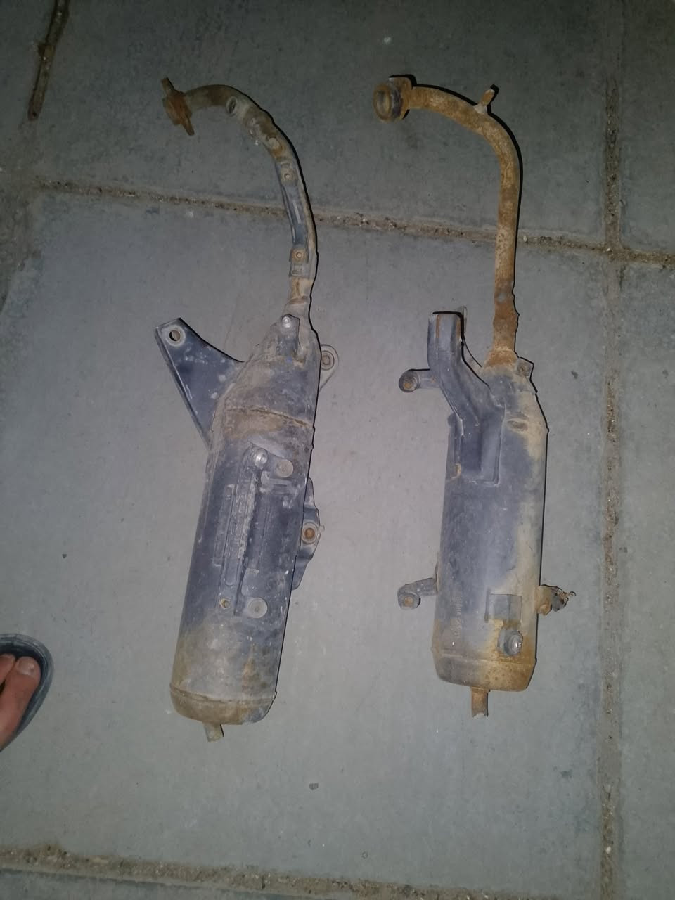 السلام عليكم صالنصات ثنين مال ماكس وحده مال سكنس  مالات الماكس وحده بلاديه وحده رياضي توبو كاربون فايبر  مال السكنس بلاديه  السعر هذه رقمي***********
