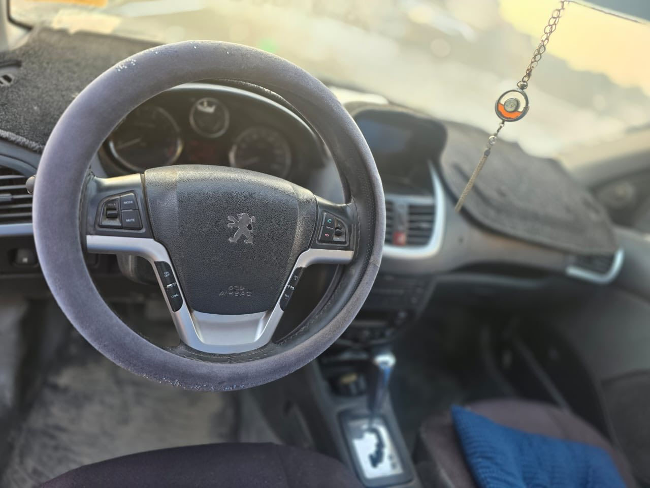 بيجو 207 فرنسي موديل 2018سياره كلش جديده  السياره نقصه بس الكهربائيات  والباقي جاهز مكينه كير تخم تاير العنوان السماوه السعر45 ***********
