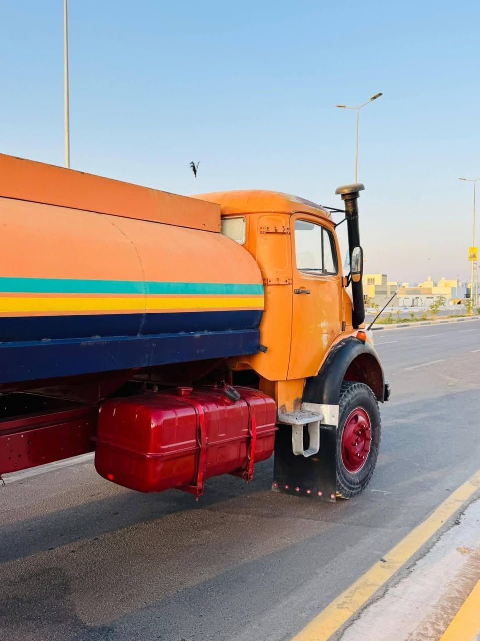 اللهم صلِّ على محمد وآل محمد ابوردين للبيع موديل82 وضع الشركه رقم نجف نكليزي بسمي تحويل ثاني يوم  قماره مكفوله من الصبغ شاصي مكفول  تنكر جديد تخم تاير الاستفتار ***********
