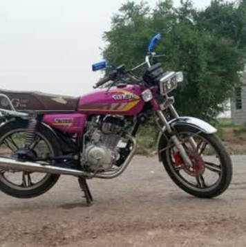 دراجه سونك للبيع فقط بدون مراوس... دراجه نضيفه وماتوكفك ابد كلها شغاله كهربائيات لايت اشارات سلف كله شغال شاشه شغاله اوراق سكنر مكينه ناعمه ومابيها لا تبخير ولا صوت السعر 550 مكاني ناصريه مركز *********** بي واتساب
