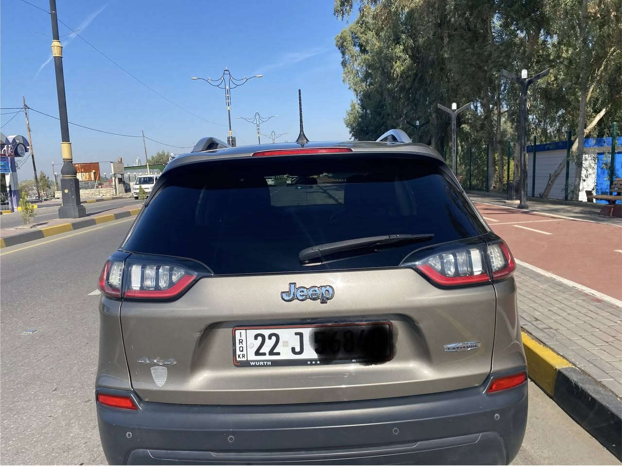 السلام عليكم
للبيع فقط
سيارة جيب شيروكي 2019 لون ذهبي رقم اربيل
ماشية كيلو  119176
4 سلندر 
ضررها جاملغ اليمين الكدام على البارد فقط بدون ارباك بدون دواخل 
للاستفسار عن السعر  ع الرقم 
***********
