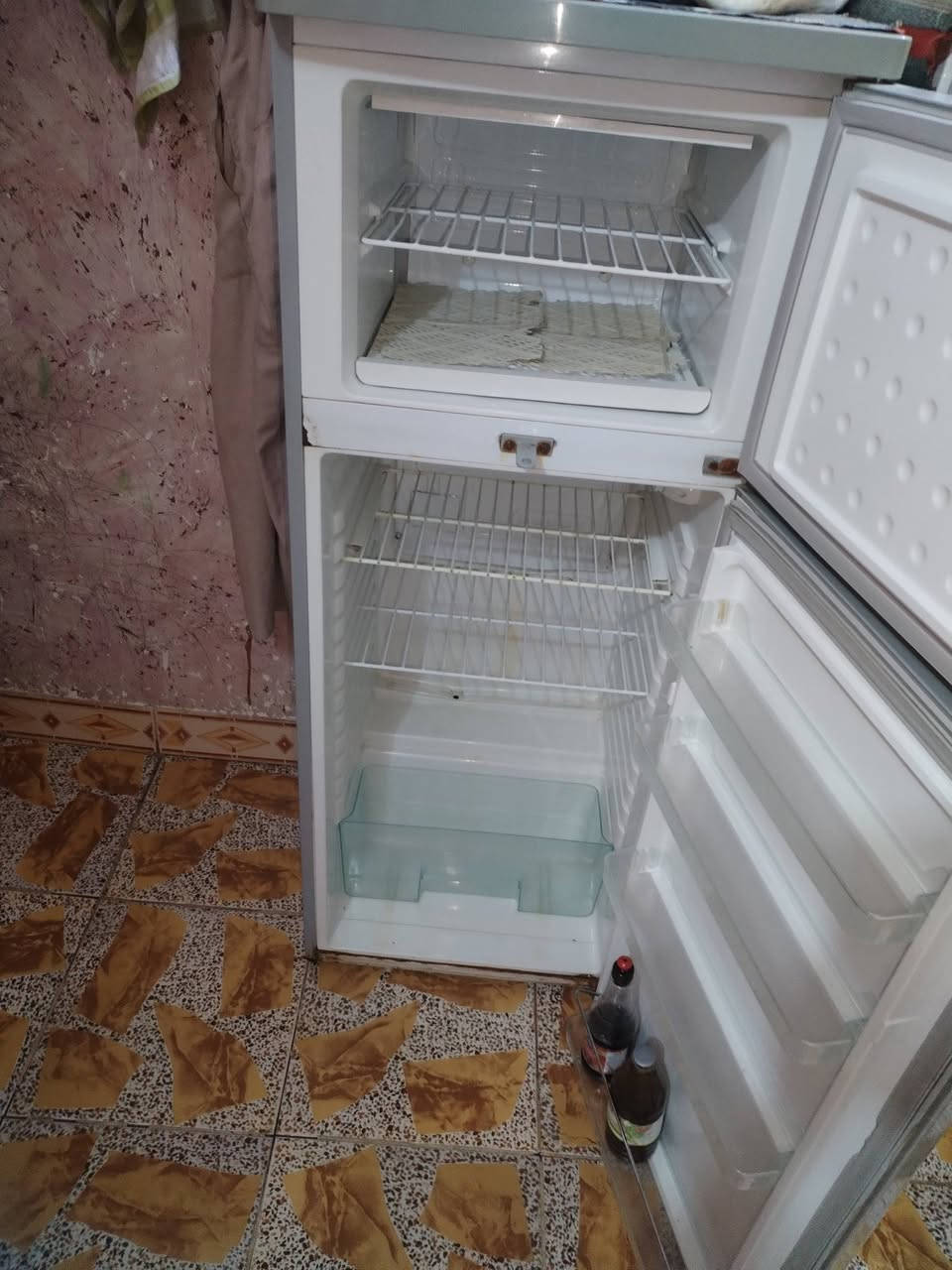 ثلاجه بيه اليك الماطور شغال السعر 60الف


**إذا كنت صاحب هذا الإعلان وتريد حذفه لأي سبب، رجاءا أرسل رسالة إلى الدعم الفني**