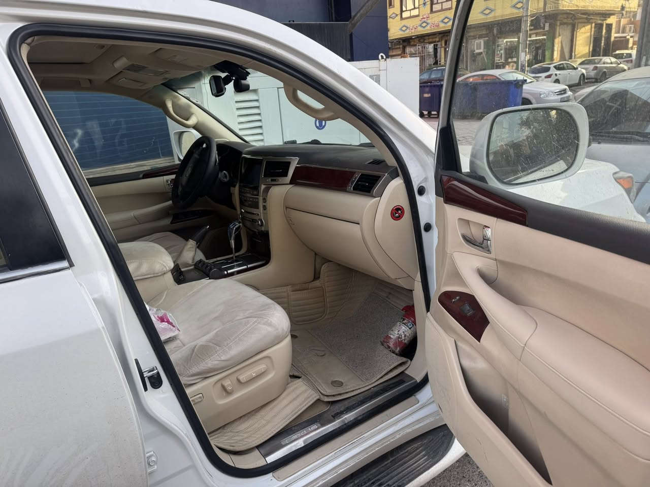 Lexus LX 570 2013
لیکزز ٢٠١٣ خلیجی بریم 
فول فول  
سیارە بدون مصروف دینار مابی مصروف 
طایرات جدید دنلوب 🛞 اصلی
بی ٤ قتعە صبغ بدوون دواخل  بشرط(بس بخ)
سياره باسمي  تحول وكالة نفس يوم
📞تلفون : (***********)(***********) 
📍 مكان اربيل
