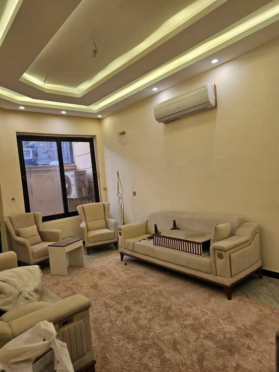 أنسب عقار ١٠٠م بحي الجهاد

دار #للبيع المساحة ١٠٠م ٥ × ٢٠ نظيف جدا ☑️

حي الجهاد ديوان المخابرات خلف شارع 60 👌

يحتوي ع صالة ومطبخ وخدمات٢ و ٣ غرف نوم 🏡

للاستفسار
***********☎️
*********** ☎️
 اتصال & واتساب
السعر مناسب جدا
