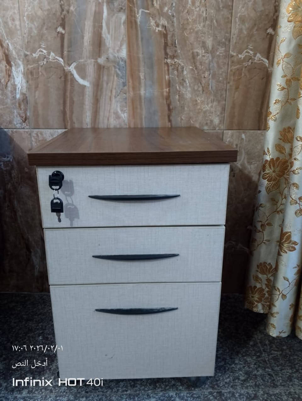 ســــــــــــلام عليـــــــــــكــم🙋‍♂️💖
(*مــكــــتــــــب ضـــــخــــم و" كــــرســــي*) 💁‍♂️❤✨

المــــكــــــــتـــــب بحــــالـــــة ممتازه جداً💗🌿

جــــــرارات هايـــــــدرولـــــيك 🔥❤️‍🔥🙆‍♂️

الســــــعـــــــر (100الـف🙇‍♂️💖✨) 

عــــــــــــــــنـــــــــــوان: بغداد» الغزالية» شارع15 هياكل

رقــــــــــم الواتساب +سيمكارت : *********** اثير💖
