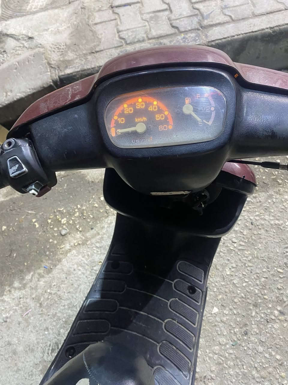 دراجة بطة مديل ٩٩ نكرة سلف مكينة ناعمة شلعة ومعدل كلهة شغالة سعر ٢٧٥ الف العنوان كربلاء حي الحسين***********
