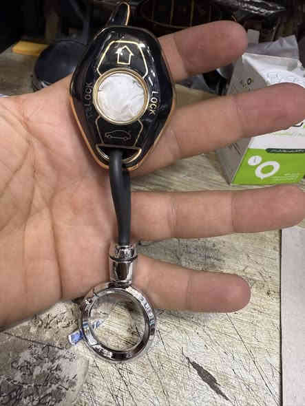 �
🚘 متوفر الآن - كفر سويج + بصمة BMW 🏁

✨ تصميم فاخر ومميز
💎 خامة عالية الجودة
🎯 يعطي شكل أنيق للمفتاح ويحافظ عليه من الخدوش

🔹 متوفر باللونين: الأسود × الذهبي – الأبيض × الذهبي
📍 الكمية محدودة

📩 للطلب أو الاستفسار الرجاء التواصل على الوات ساب ***********
