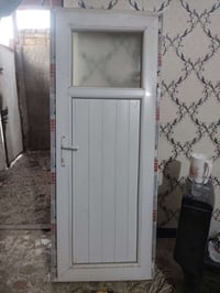 باب PVC • عرض ٧٥سم • طول ١٩٠سم