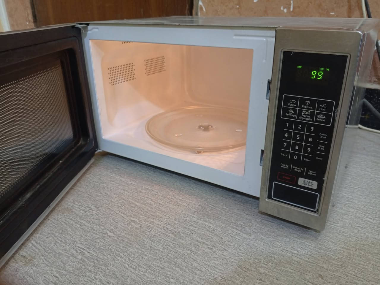 مايكرويف باله نظيف شرط الشغل حراره عاليه مابي اي مشكله حجم 25 لتر السعر 50 الف مكان  البصرة المطيحه فرع مناوي لجم


**إذا كنت صاحب هذا الإعلان وتريد حذفه لأي سبب، رجاءا أرسل رسالة إلى الدعم الفني**