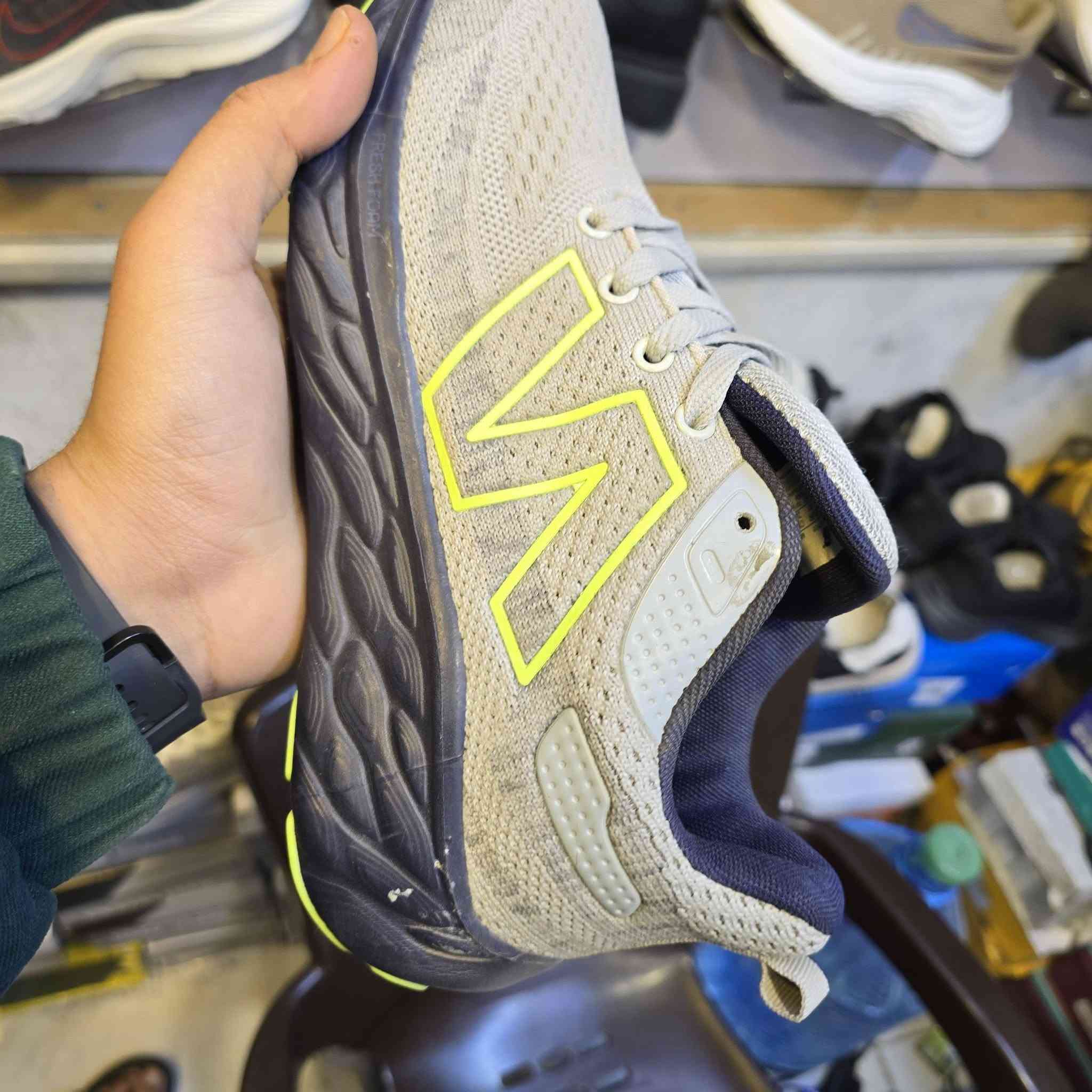 عندي شلعة احذية قياسات متفرقه تقريبا 50 زوج ابيعهن كلهن .سعر القطعة ٦ الاف فقط .القطع كلها نظيفه


**إذا كنت صاحب هذا الإعلان وتريد حذفه لأي سبب، رجاءا أرسل رسالة إلى الدعم الفني**