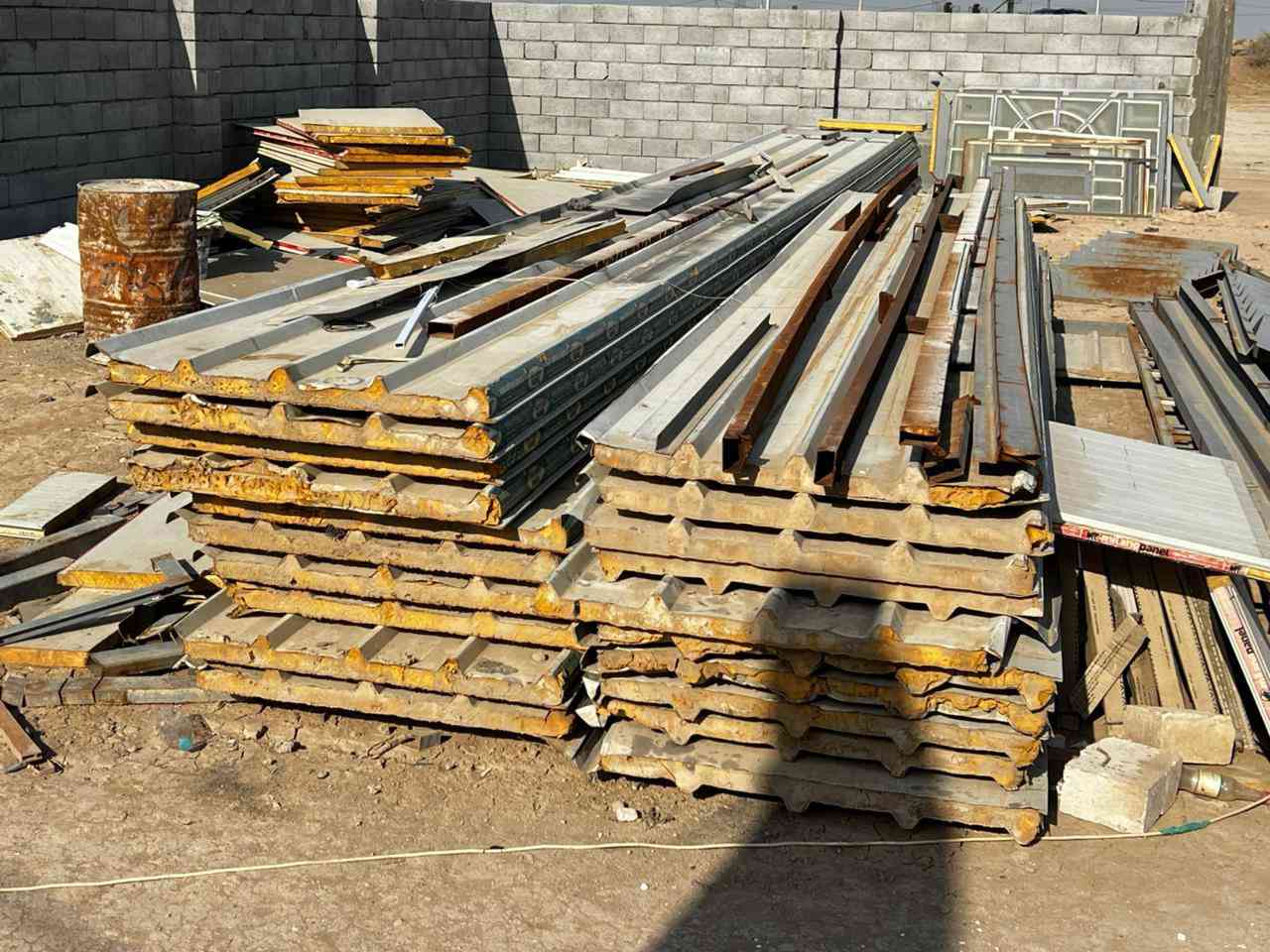 السلام عليكم من رخصة مدير الكروب ارجو موافقه على المنشور سندويج ثقيل حراري العدد 10طول 12متر  عندي 7متر العدد 8 سعر المتر ب12الف وعندي شبابيك ثقيل الدرجه الاولى العنوان القرنه مزيرعه ناحيه السويب مكلف بنشر ‏‪***********‬‏
