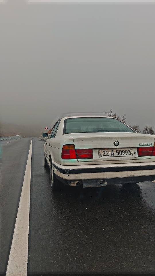 چوارتایەی نوی لەژێرە رەقەم سەنەوی هەزەی نویه بەناوی خۆمانە تەحویل و وکالە غرامە بەشرتە مەکینەی کەپسە  6پستنە تەبریدە حەجمی 520iگێرعادیە چوارجام عادیه ناوی  تەغلیف کوشینی BMWلۆ بەستاوە دەشبول نیلیە  بەنیسبەت لێدران دوو جیگای یەک بست یەک بستی سبووغە باقیدیکە نیەتێ سبووغ بیلادیە بەس کەمیک قەلەمکاری دەویتن 

رەقەم تەلەفۆن ***********تەنیا کورەک لەسەرە

*********** تەنیا واتسئەپی لەسەرە أربيل, العراق
