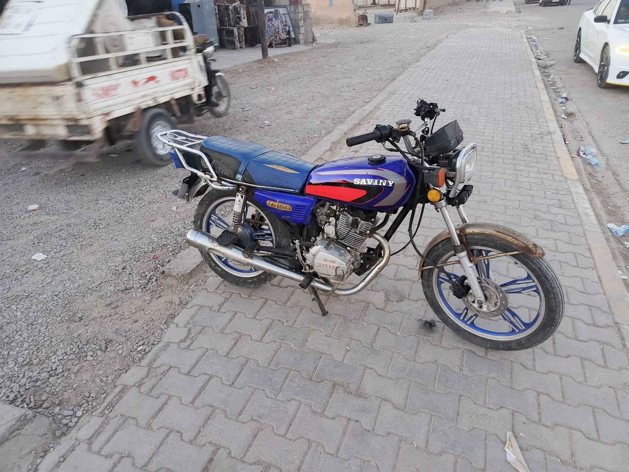 سلام عليكم سيفان للبيع مديل21مكان ديالى دلي عباس السعر 300رقم ***********
