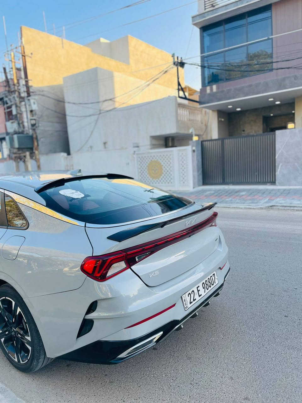 السلام عليكم K5 للبيع موديل 2023 ماشية 29 KMكيلو حقيقي جي تيGT فول مواصفات عدا الفتحة بيهة صبغ جاملغ خلفي وباب خلفية مبدله اصليه وكاله بدون ايرباك وبدون دواخل رقم شمالي وبسمي سنوية وهزة جديدة السيارة صارلهة 6 شهر عندي علة ايدي استخدام شخصي وبسميي
مواصفات السيارة
(1) بصمة+حساسات
(2) كشنات احمر جلد+ كهرباء
(3) شاشة كبيرة+ كامرة خلفية
(4) مكينة مكفولة+ اشاير بل مري
(5) كير ١٠٠/١٠٠+ ثلاث انظمة قيادية
(6) صدر وتبريد وتدفئة درجة اولى+ هندبريك بصمة
(7) ميكانيكيات وكهربائيات وحدادية مكفولات
(8) تخم تايرات جدد+ داخل غرفة جديدة
(9) تحكمات ستيرن+ السيارة مصروف عليها هواية من كاربون فايبر وغيرها
(10) السيارة جاهزة مابيها اي نقص
(11) السعر (183 )ورقة وبيها مجال 
(12) المكان بغداد الكرخ 

لاستفسار  ***********
