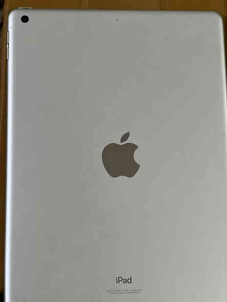 السلام عليكم ايباد 9 ذاكره64 الجهاز مكفول  بطاريه ب90  السعر 190 وبي مجال مكان بابل   الشوملي.  ‭0786 574 5337‬
