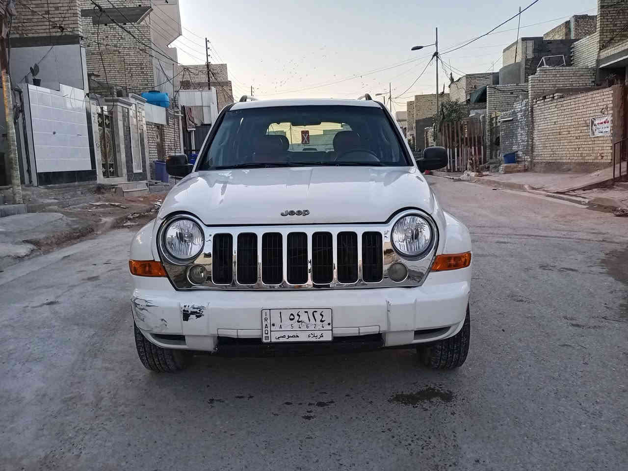 السلام عليكم بيع مستعجل  جيب لبرتي 2006 مكينه وكير جدد بيهه حادث الجاملغ الخلفي جهت الصدر وبيهه صبغ مكانات حداديتهه كلش حلوه تبريد شغال السياره فول مواصفات فتحه فورويل كشنات  كهرباء تتفئى وتبريد بل كشنات  تخم تاير اويل كب جديد رقم كربلاء مشروع وطني شرط التحويل سنويه لل2029
السعر 68وبيهه مجال قليل 
مكان السياره بغداد مدينه الصدر 
الاستفسار *********** سجاد
