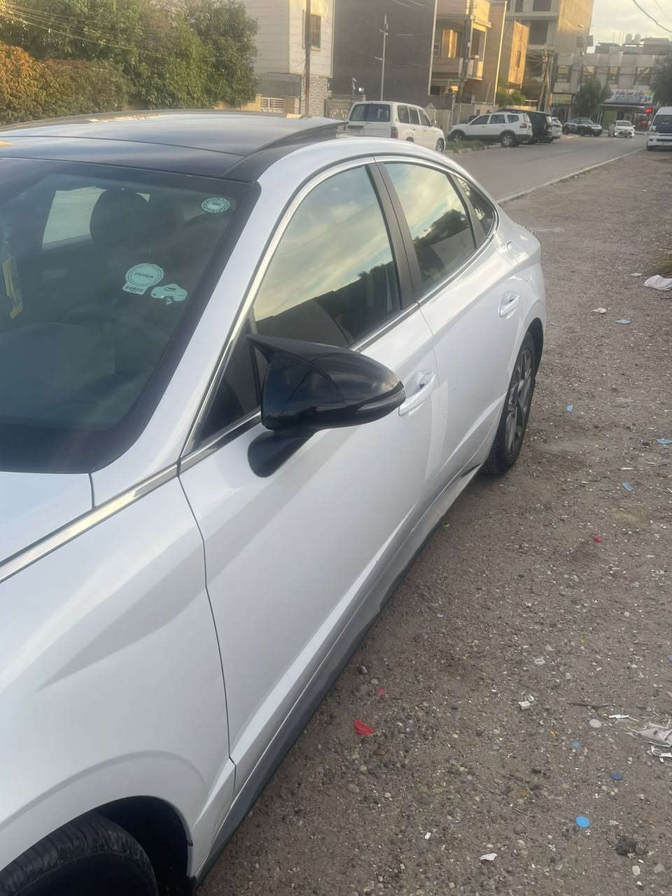 السلام عليكم سوناتا 2021 SEL  وارد امريكي معروفه فول مواصفات عده التقديم والتحريك بلبصمه السياره كامله ونضيفه فول حادثها باب الصدر مبدل اصلي السياره ماشيه 186 الف سياره نضيفه وكامله مكان السياره بغداد سعرها 174 
***********
