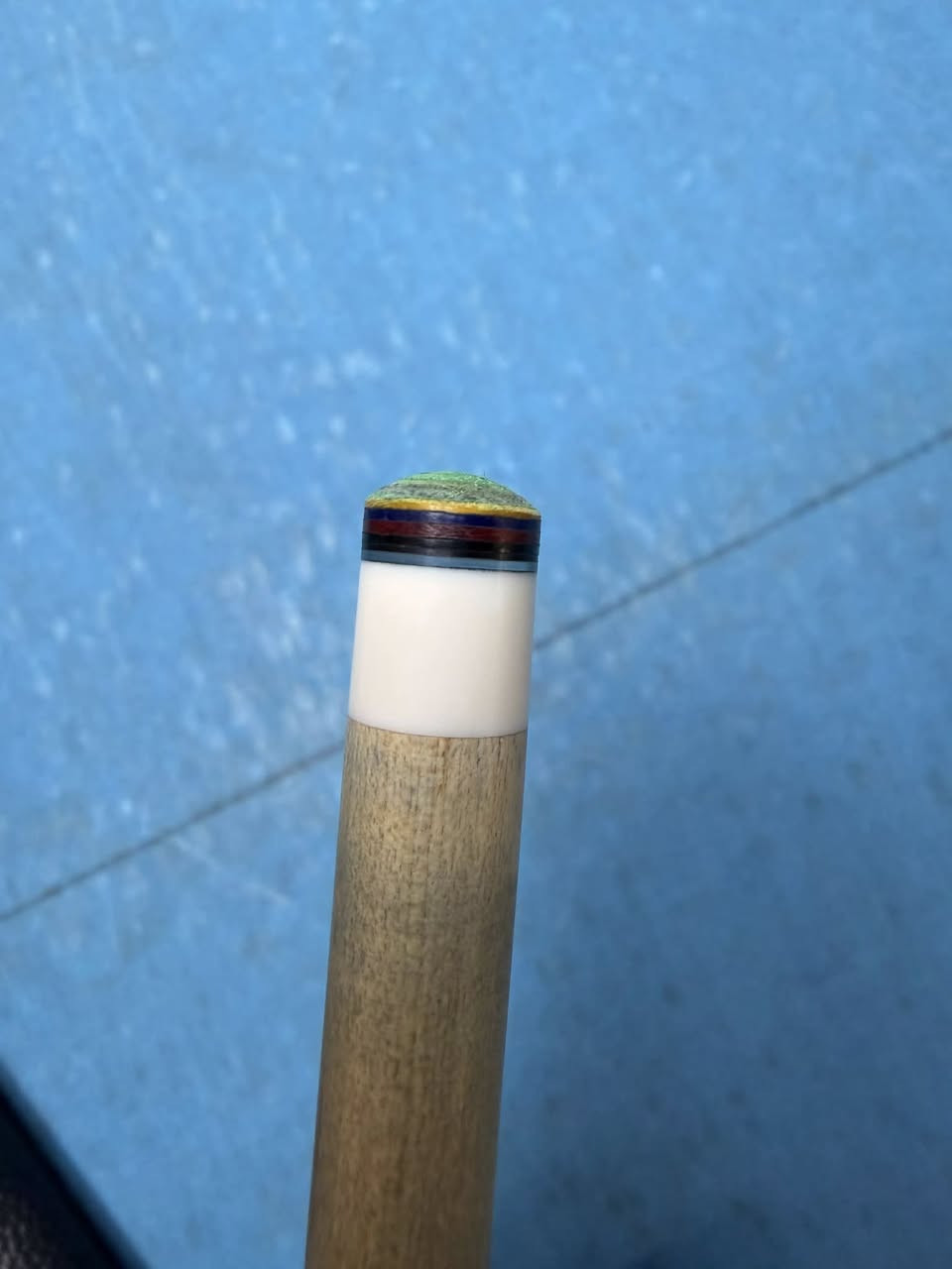 سلام علیکم عندي هذا الکیوب cueelf بریطاني للبیع ،سعر جدید ٢٠٠الف بس الکیوب  مو ویاه اي شيء اني جیبتلکم باکج کامل بسعر مناسب
تب مالتها konllen :12.5 و الجنطە للکیوبین و الجوک predator
Whatsup / ***********
