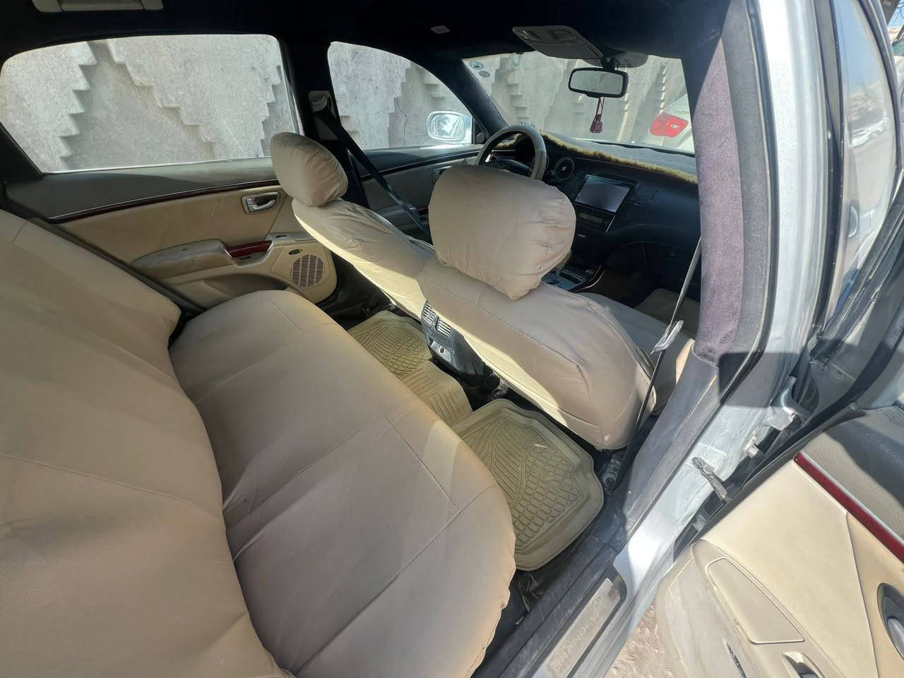 ازيرا خليجي 2008
السلام عليكم هونداي ازيرا خليجي موديل 2008 محركها مكفول 2700 حجمه كهربائيات كلهن شغاله تبريد امامي خلفي + تدفئه تخم تاير جدد دواخل جلد والسياره غنيه عن التعريف السونار مع الصور بيها ضربه خفيفه بل تكمه باب الصدر والسياره حلوه مال بيت مصبوغ عام اثر جراد شاشه اندرويد سنويه ل30 الهزه ستوها صاقطه بسم كردي وكاله أو مداور ❗بيهاملاحضات بصيطه مكان تواجد السياره  بلنجف/ ***********
