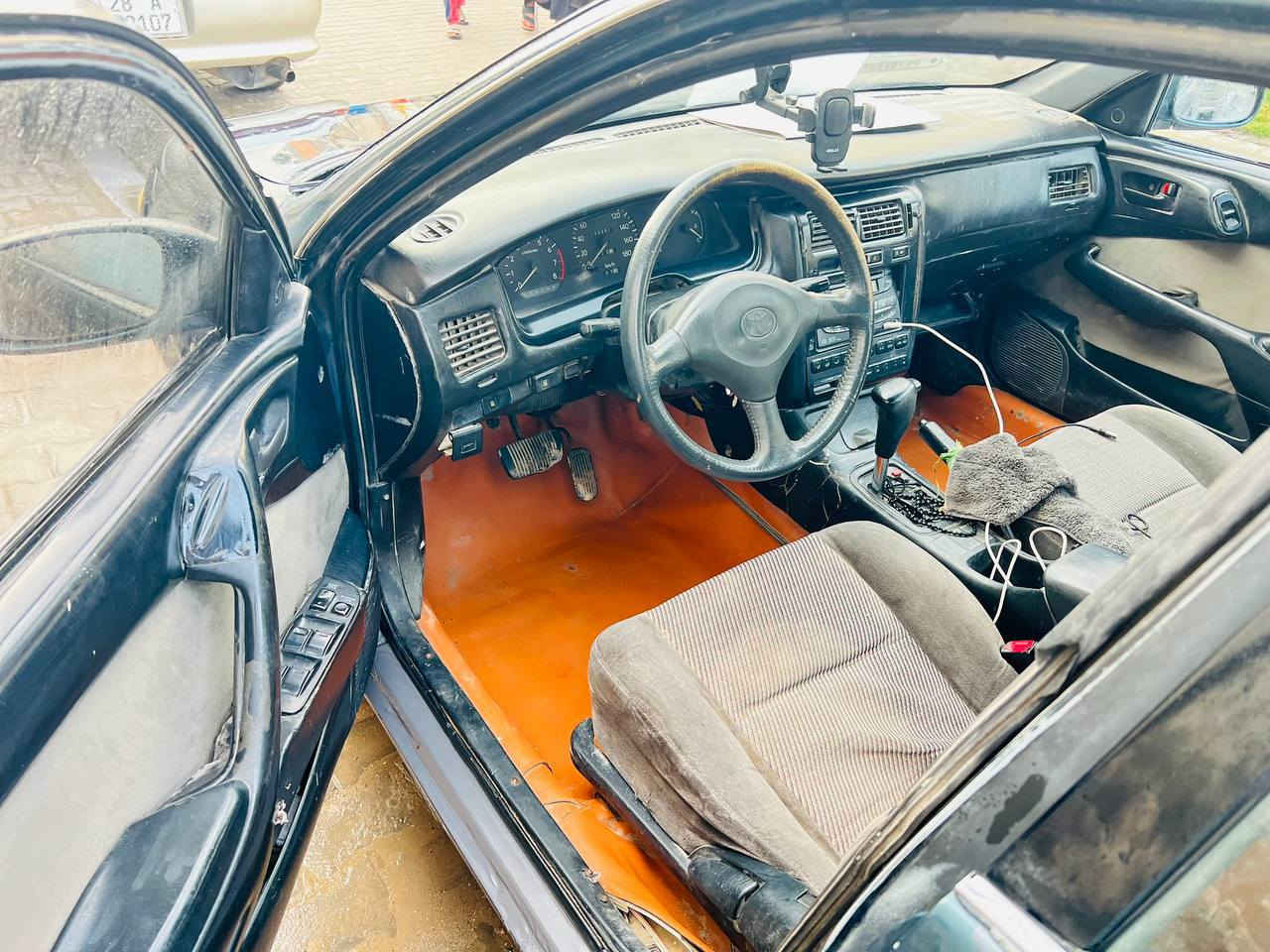 كرونه موديل 93 رقم انكليزي بسمي كير مكينه حاويه 1600 حداديه تخم تاير كهربائيّات كامله و مكفوله من ضربه وكسه سعر 51 بيه مجال مكاني نجف اتصال على رقم ***********
