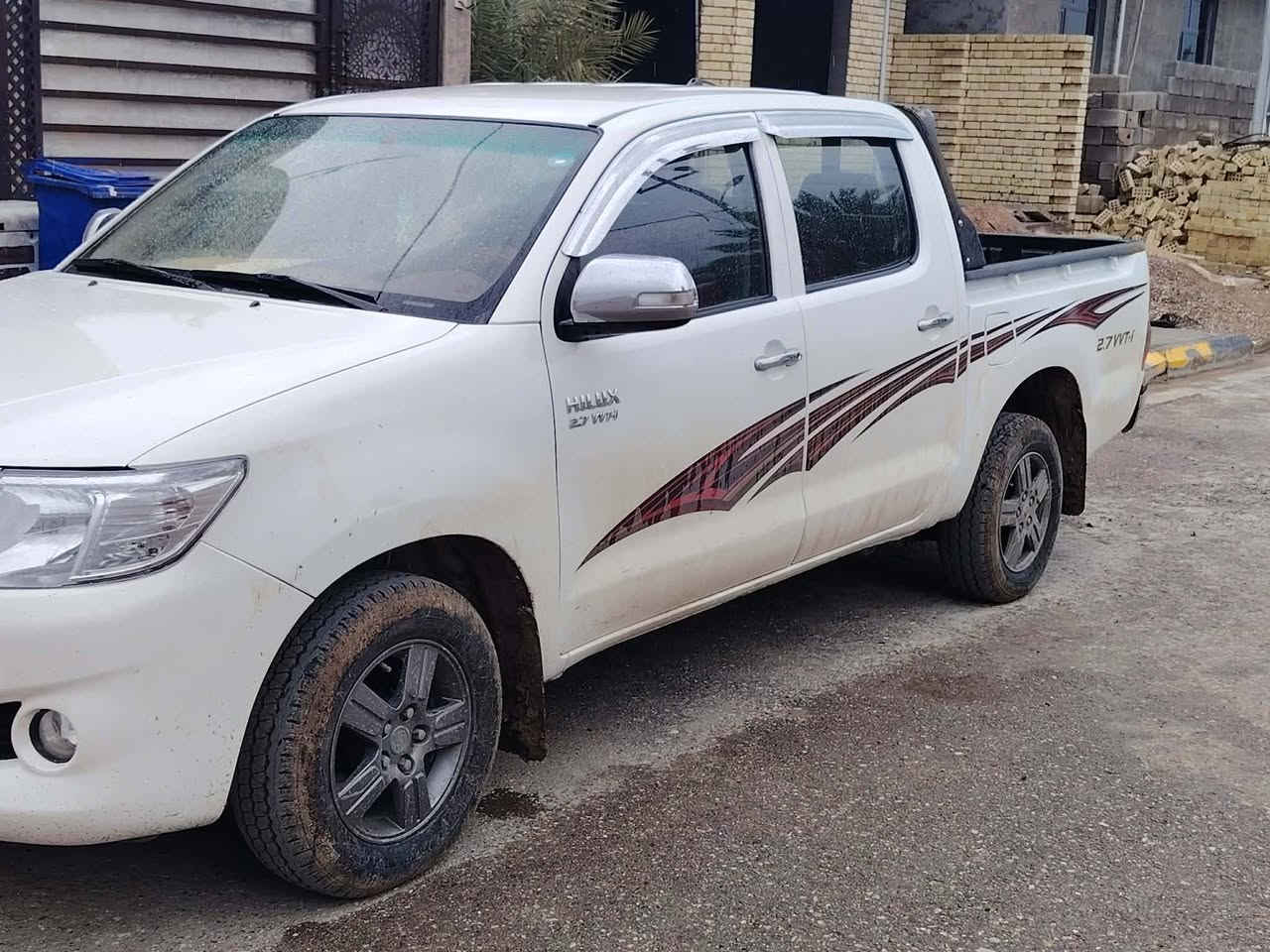 سلام عليكم البيع هايلوكس موديل 2014 رقم دهوك سنويه2027  شاصي 12 السعر175 وبيه مجال ***********
