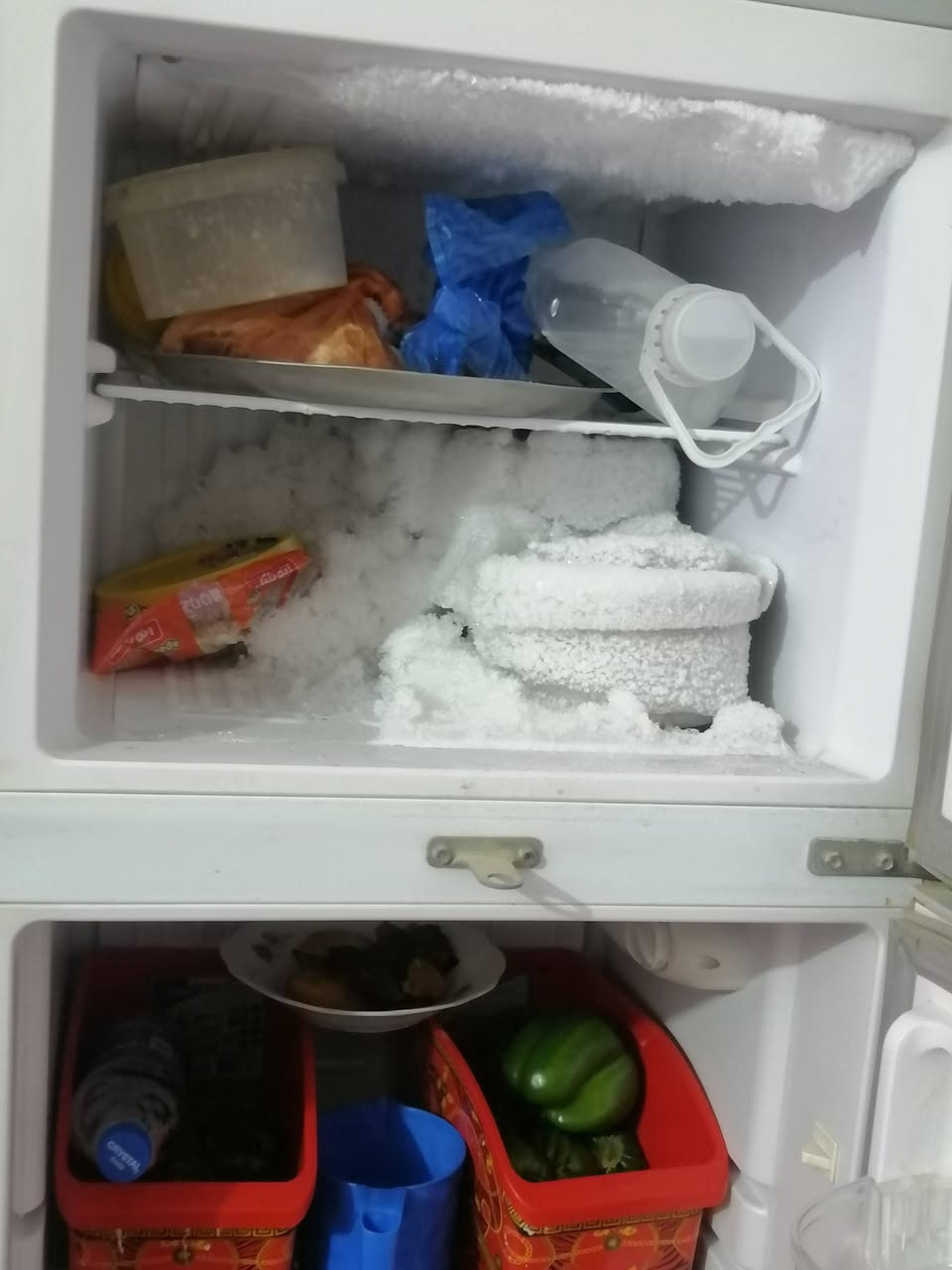 ثلاجه للبيع والي يريد يتصل على رقمي***********
