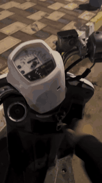 بولسي بلاد  صاله خمس تشهر من طلعت  مخته من الطول للطول برغي ما مفتوح  نركه سلفه معدل كامله شغل وطلع سعر 850 بيه مجال دراجه وصله موجود وكامله ***********
مكان شهداء شارع النص
