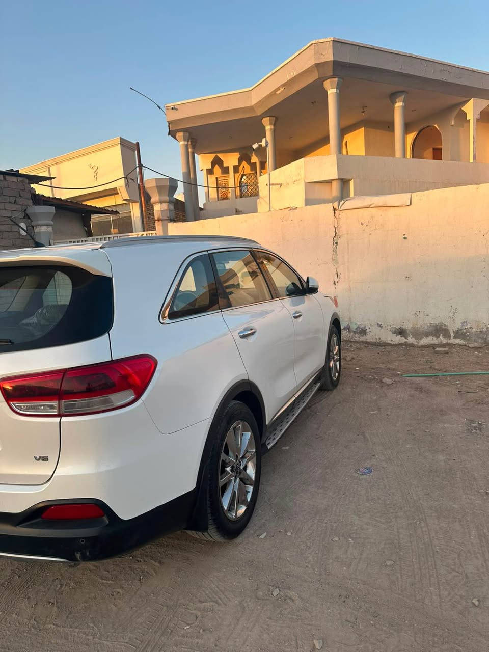 للبيع | Kia Sorento 2016 🇰🇷

سورنتو خليجي 6سلندر نظيفة جداً، استخدام شخصي ومعتنى بيها، جاهزة من جميع النواحي مابيها اي نقص مكفولة السيارة بدون ضربه بدي كفالة بيها بارد بجاملغ امامي مرشوش ع گدها الباقي كفالة عام
 
✅ خليجي 
✅ محرك قوي واقتصادي
✅ كير ومكينة بحالة ممتازة
✅ داخلية نظيفة
✅ شاشة + كاميرا
✅ تحكم ستيرن
✅ تشغيل بصمة
✅ جنوط ألمنيوم
✅ تكييف أمامي وخلفي
✅ 7 ركاب

📍المكان: البصرة قضاء القرنة
📞 رقم الهاتف *********** القرنة, البصرة
