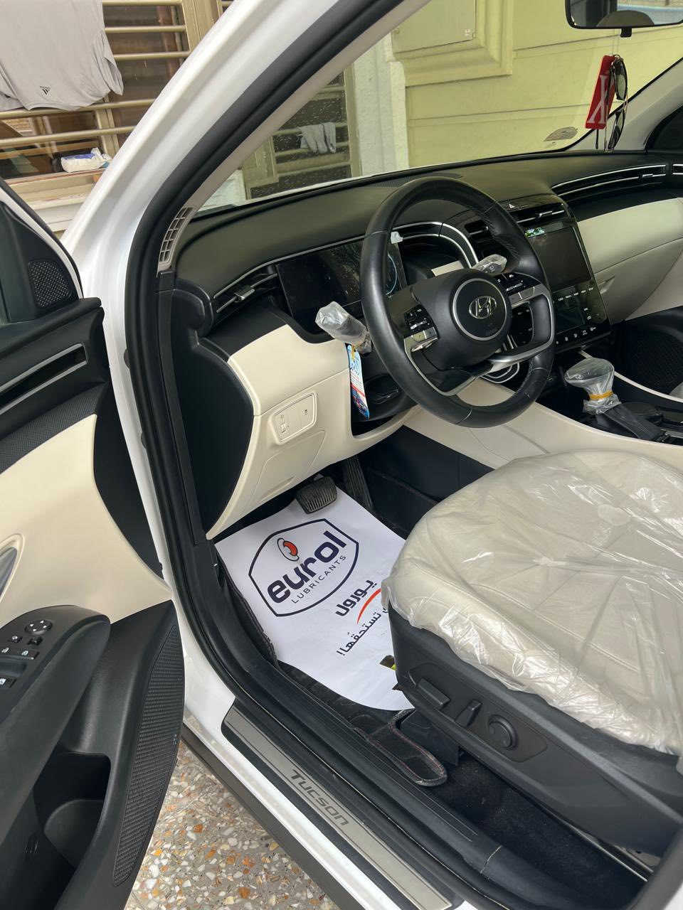 سلام عليكم 
توكسان 2024
رقم بغداد باسمي 
ماشية35 الف
فول الفول 
مكينه 2000
مكفوله كفاله عامه عدى شويه بارد بل جاملغ الامامي مال سايق فقط اقل من 3سم 
مكانها بغداد السعر 225 وبيها مجال بسيط 
للاستفسار ***********
