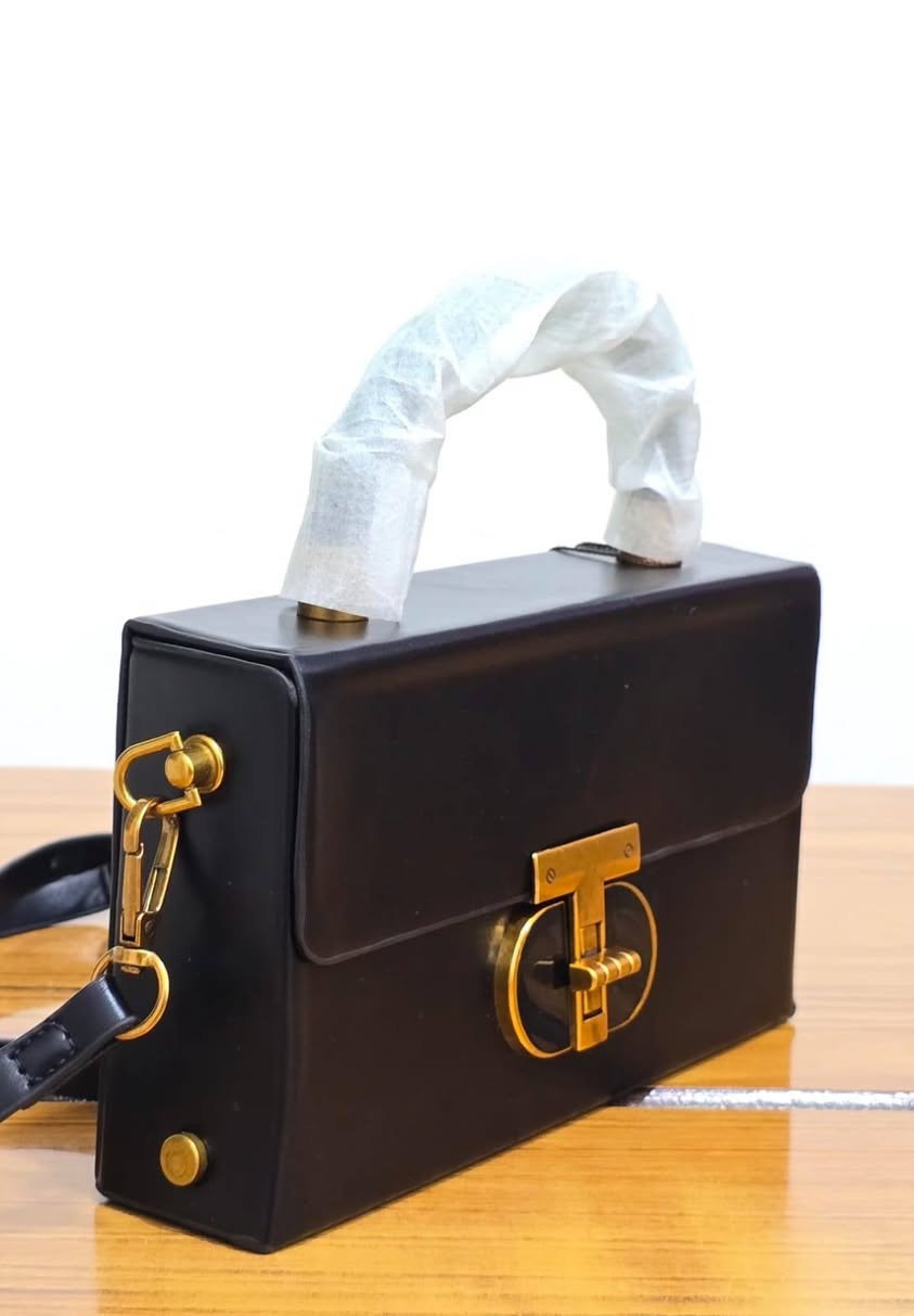 كل شي جميل ونازك يمنه 
ملابس نسائية 
حقائب نسائية
عطور
مكياج 
ملابس اطفال 
ملابس رجالي وولادي
كل ماتحتاجينه تجدينه مع aynor
للطلب مراسلتنا خاص او عن طريق الواتساب ***********
#aynor
#ملابسنسائية
#رجالي
#أطفال
#حقائب
#حديثيولادة
