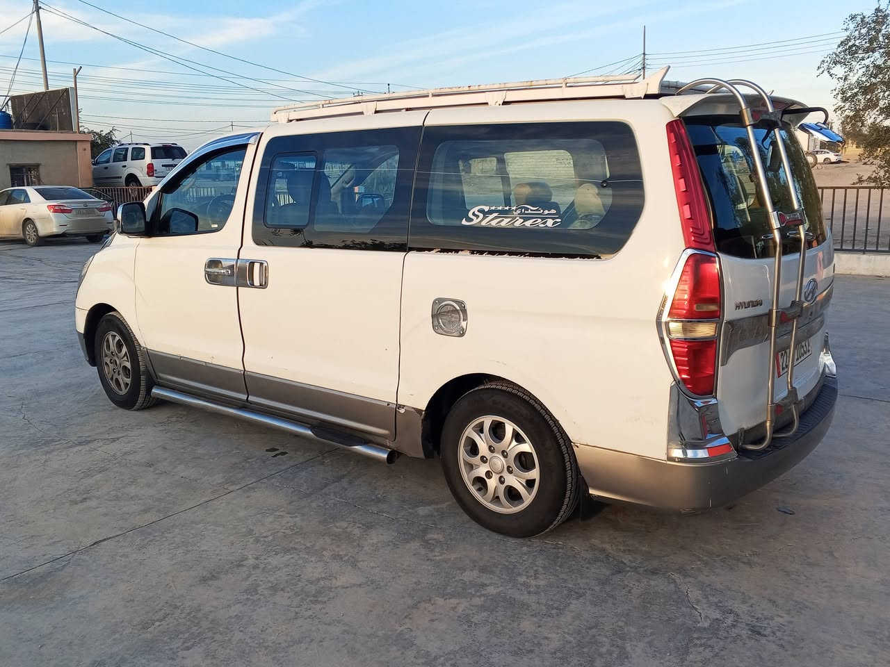 للبيع سيارة ستاركس جاهزة ( 11 ) راكب موديل ( 2012 ) فول رقم اربيل محرك كير مكفولة سنوية جديدة بأسمي هيئة والخط جديد تمام مية مية تايرات جدد مكان السيارة محافظة ديالى 
الإتصال بالرقم  (  ***********  )
