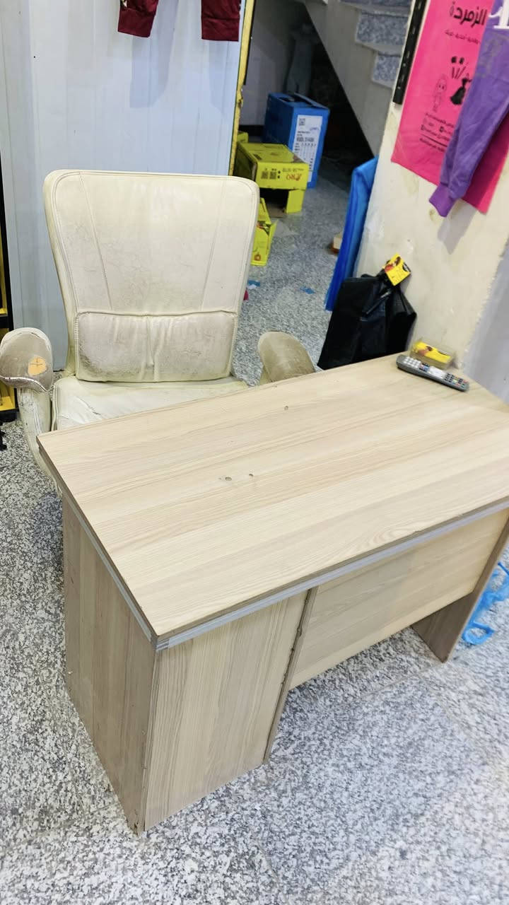 اغراض محل رفوف فانتريات استاندات تعاليك +احذيه أطفال ونسائية للبيع سعر مناسب وتساب ***********
