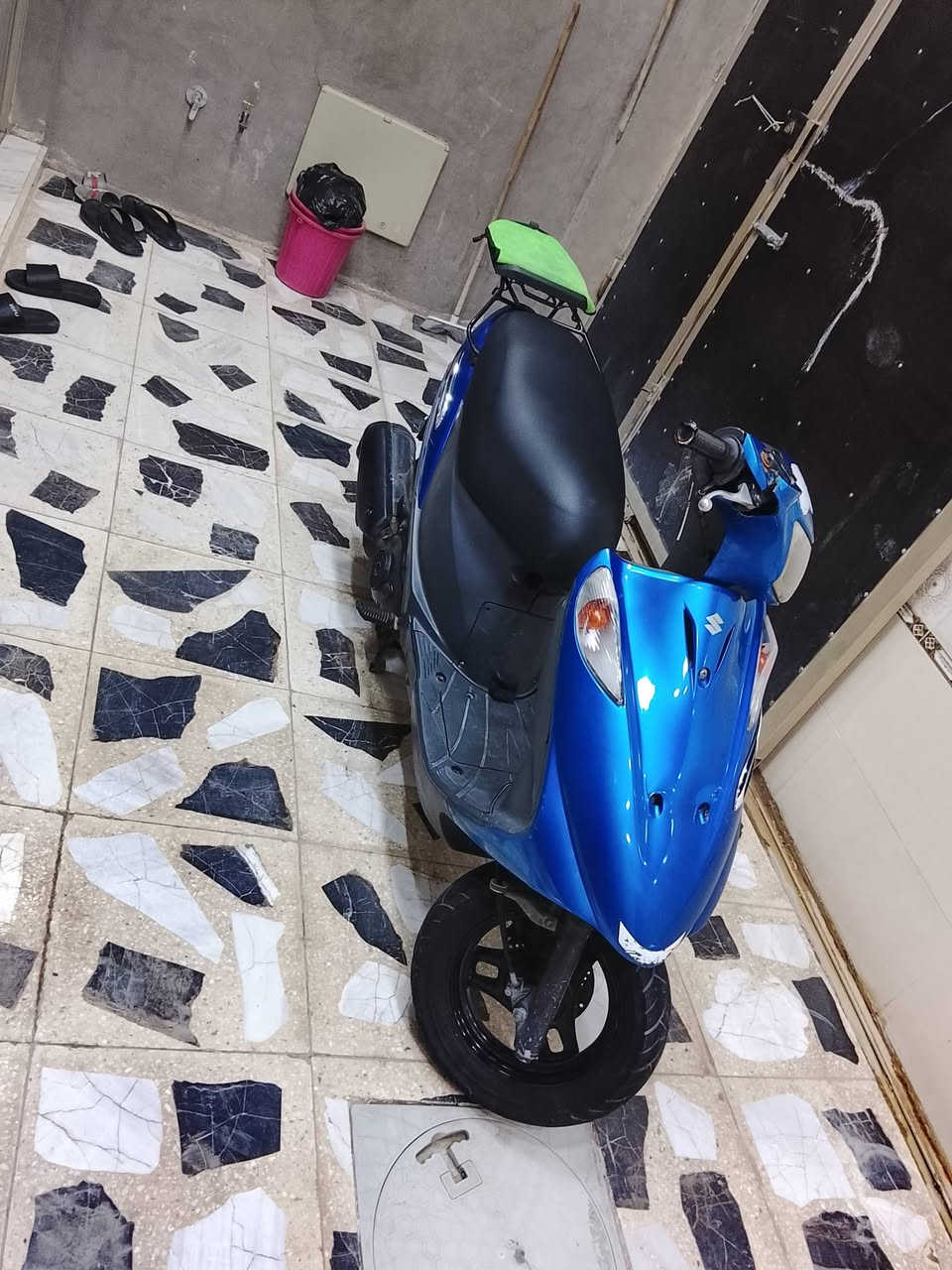 سلام عليكم دراجه ادرس كفالة عامه من البرغي تجي تكلب وتقتنع وتتوكل مكينه هاون وعلي ب حساس استيرن وستان دراجه ياباني اصلل شلعه ومعدل بس الباتري تعبان يشحن ونوب يهبط سعر 500وبيها مجال قليل مكان بغداد الحبيبيه ه‍ ***********
